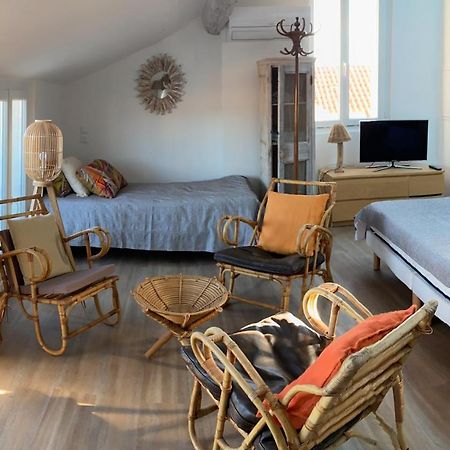 Les Nuits Etoilees, Studio Terrasse Apercu Mer, Tres Lumineux, Ac, 100M Du Port Sanary Eksteriør billede