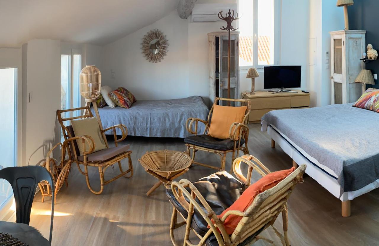 Les Nuits Etoilees, Studio Terrasse Apercu Mer, Tres Lumineux, Ac, 100M Du Port Sanary Eksteriør billede